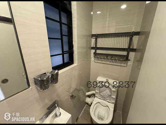 Sheung Wan - 64, Bonham Strand 05