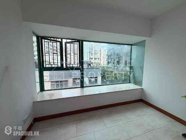 Mid Levels West - Shiu Chung Court 01