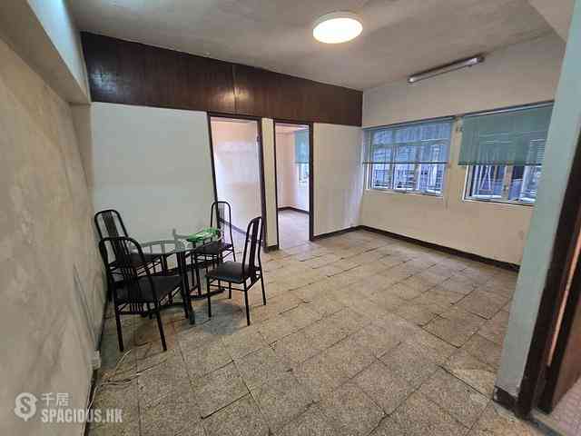 Kennedy Town - Luen On Apartments 01
