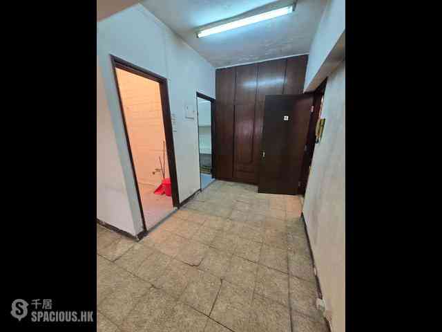 Kennedy Town - Luen On Apartments 02