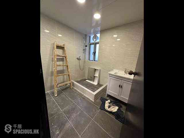 Sai Ying Pun - 230-232, Des Voeux Road West 06