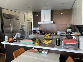 Chung Hom Kok - Cypresswaver Villas Block B 04