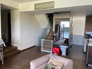 Chung Hom Kok - Cypresswaver Villas Block B 03