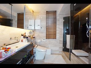 Chung Hom Kok - Cypresswaver Villas Block B 05