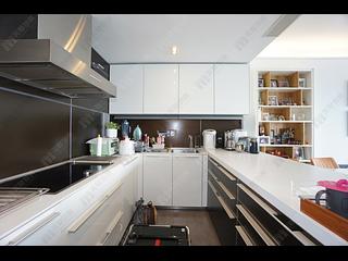 Chung Hom Kok - Cypresswaver Villas Block B 06