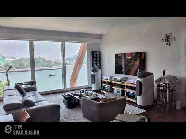 Chung Hom Kok - Cypresswaver Villas Block B 01
