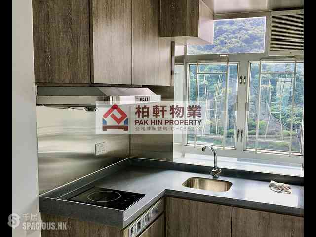 Quarry Bay - Tak Fat Building 01