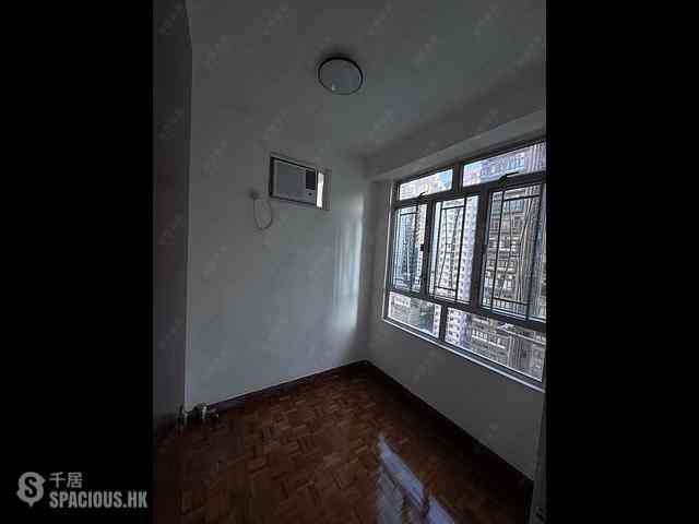 Sai Ying Pun - New Start Building 06