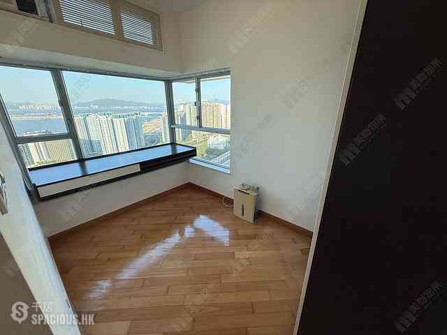 Tung Chung - Coastal Skyline Phase 1 Block 6 03