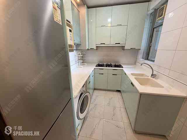 Tung Chung - Coastal Skyline Phase 1 Block 6 10