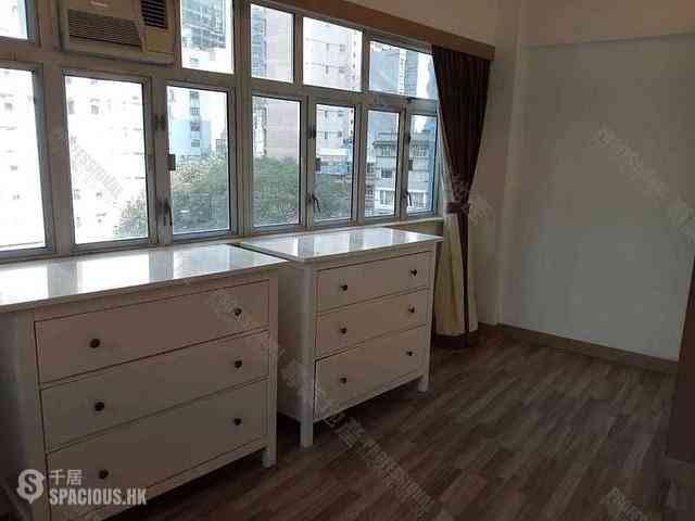 Central - 14, Gage Street 05