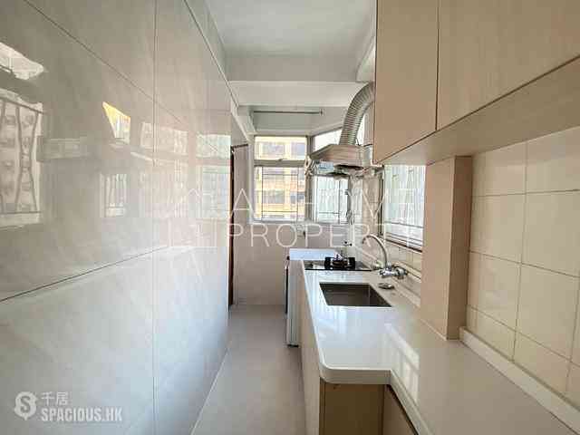 Sai Ying Pun - New Start Building 06