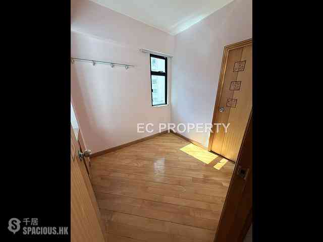Tai Hang - Kanfield Mansion 06