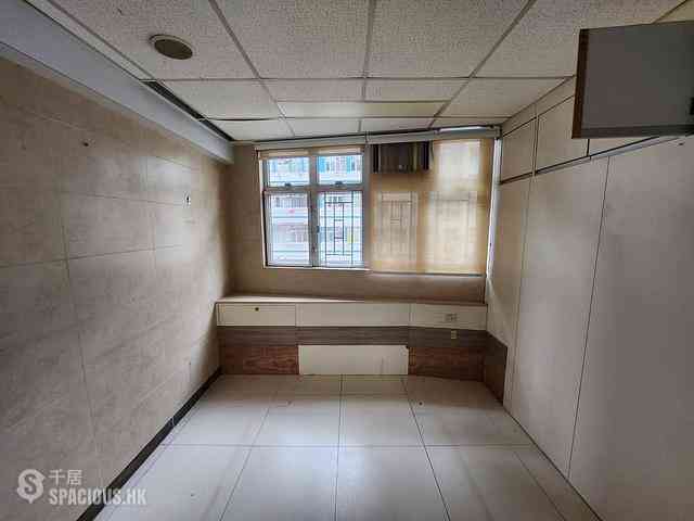 Sham Shui Po - Chak Kwan House 12