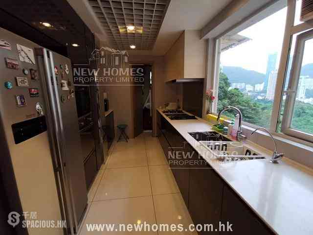 Tai Hang - Swiss Towers 06
