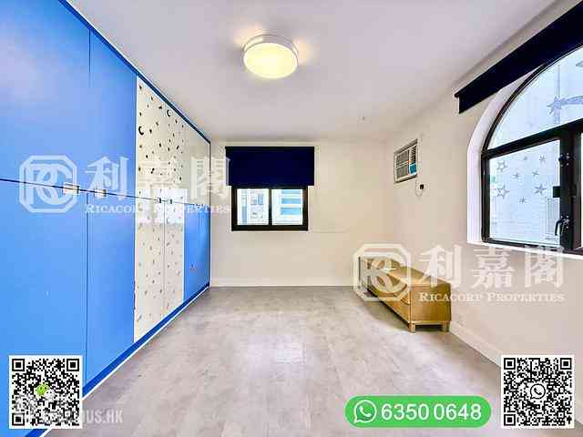 Clear Water Bay - Tai Hang Hau 18