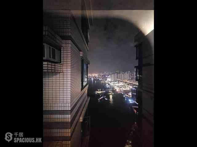 Tai Kok Tsui - The Long Beach 01