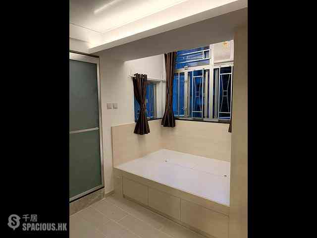 Quarry Bay - Tai Chow House 01