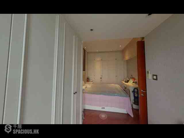 Tai Kok Tsui - The Long Beach 10