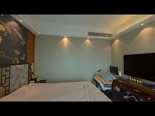 Tai Kok Tsui - The Long Beach 12