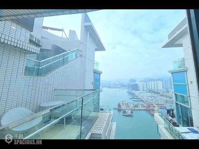 Tai Kok Tsui - The Long Beach 13