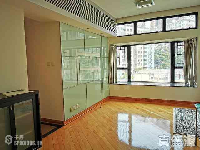Fortress Hill - Le Sommet 01