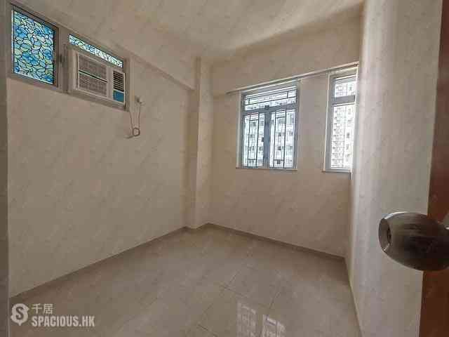 Shek Tong Tsui - Kwan Yick Building Phase 2 Block C 06