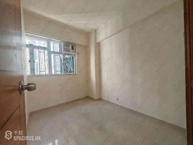 Shek Tong Tsui - Kwan Yick Building Phase 2 Block C 07