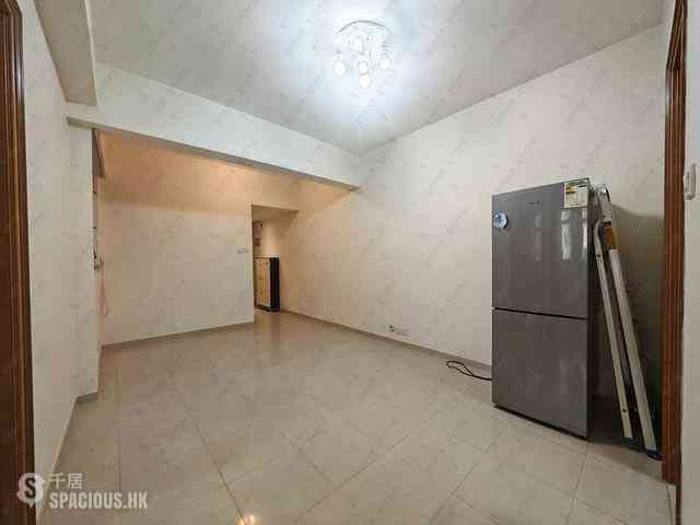 Shek Tong Tsui - Kwan Yick Building Phase 2 Block C 08