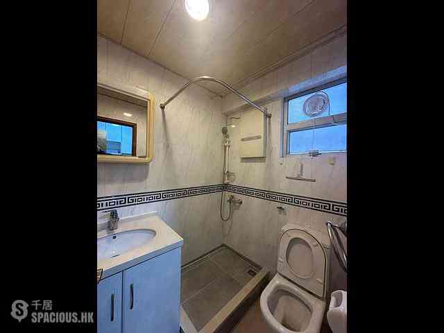 Sai Ying Pun - Yue Sun Mansion Block 1 12
