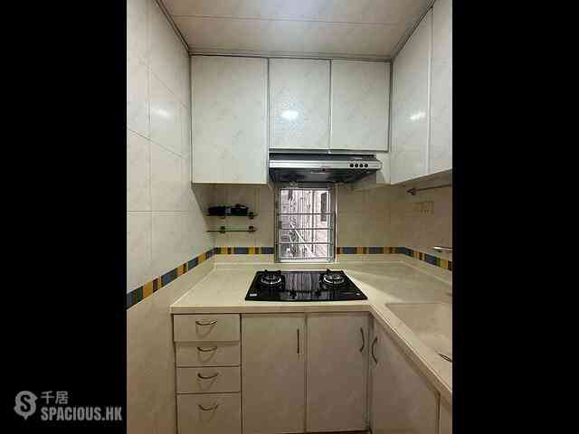 Sai Ying Pun - Yue Sun Mansion Block 1 14