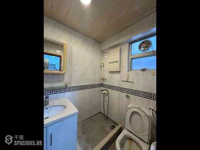 Sai Ying Pun - Yue Sun Mansion Block 1 16