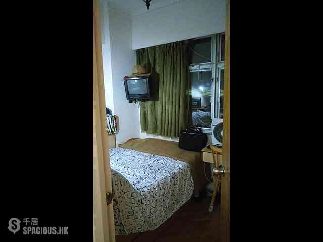 Shek Tong Tsui - Chester Court 02