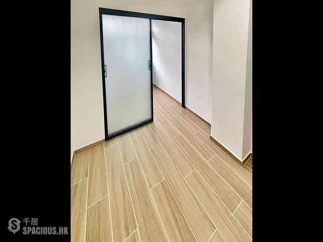 Mong Kok - Sun Hing Building 04