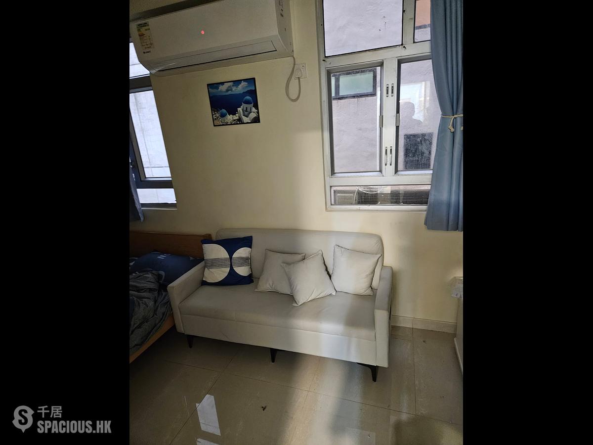 Sheung Wan - 277, Des Voeux Road Central 01