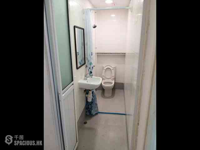 Sheung Wan - 277, Des Voeux Road Central 03