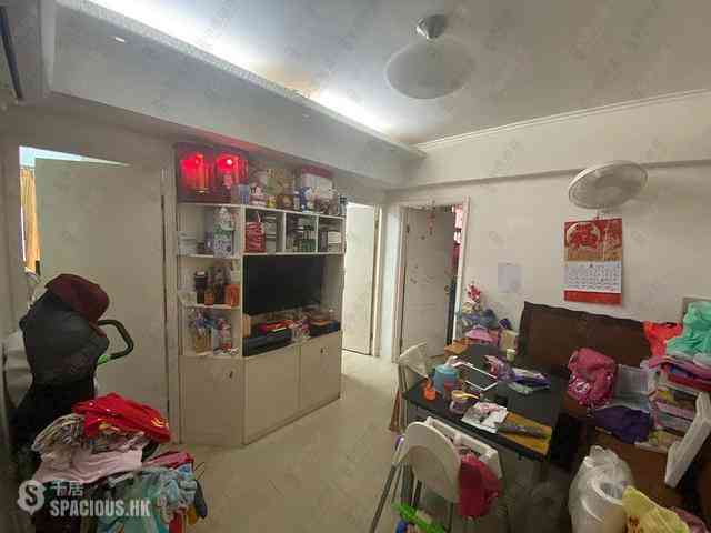 Sai Ying Pun - Kwan Yick Building Phase 3 01