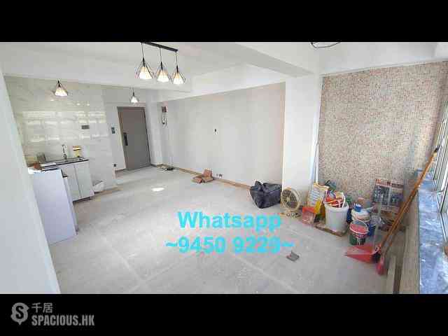 Sai Ying Pun - Tak Yan Building 01