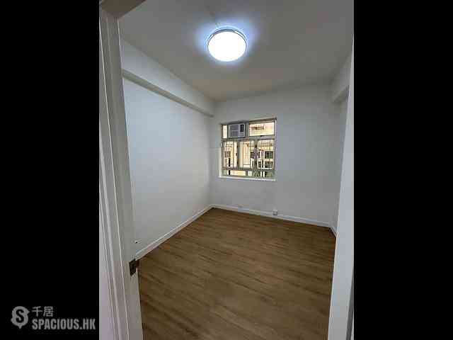 Sai Ying Pun - 31-31A, Pok Fu Lam Road 06