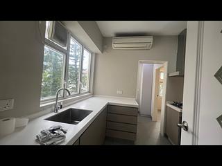 Chung Hom Kok - Villa Piubello 02