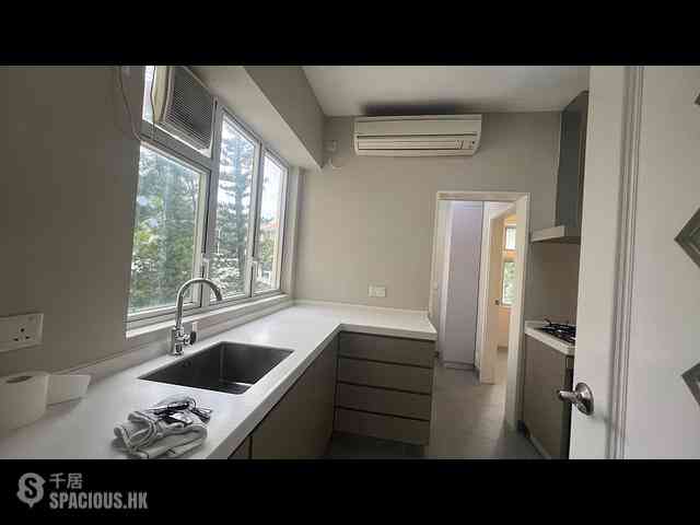 Chung Hom Kok - Villa Piubello 02