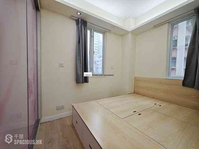Wan Chai - Luen Fat Mansion 05