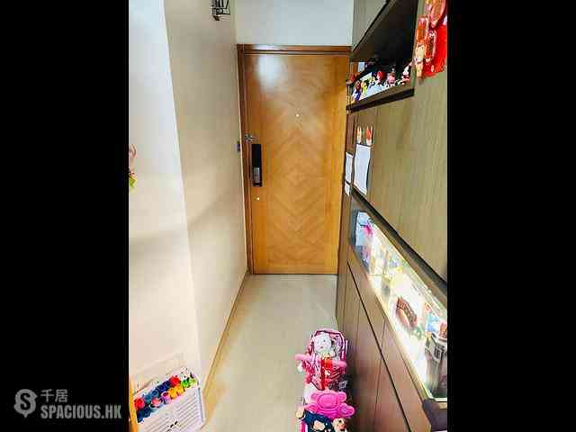 Shau Kei Wan - Tak Fook Building 04