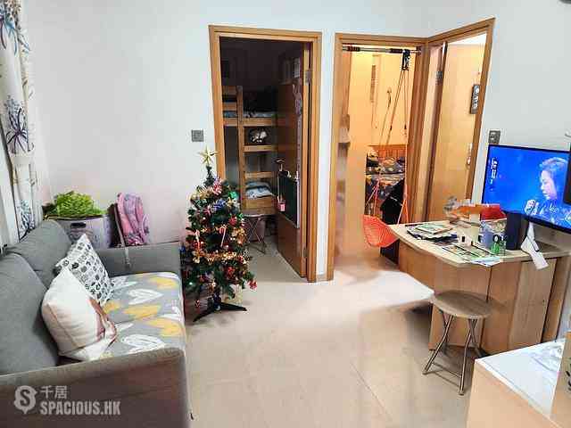 Shau Kei Wan - Tak Fook Building 06