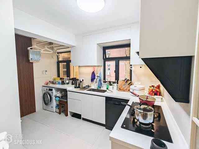 Pok Fu Lam - Baguio Villa Block 23 05
