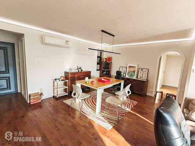 Pok Fu Lam - Baguio Villa Block 23 04