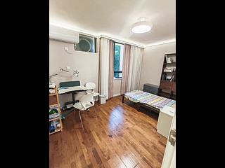 Pok Fu Lam - Baguio Villa Block 23 09