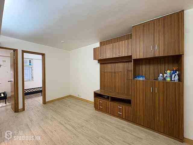 Sai Ying Pun - Fung Yu Building 01