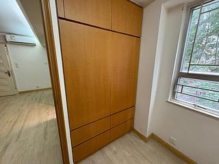 Sai Ying Pun - Fung Yu Building 04