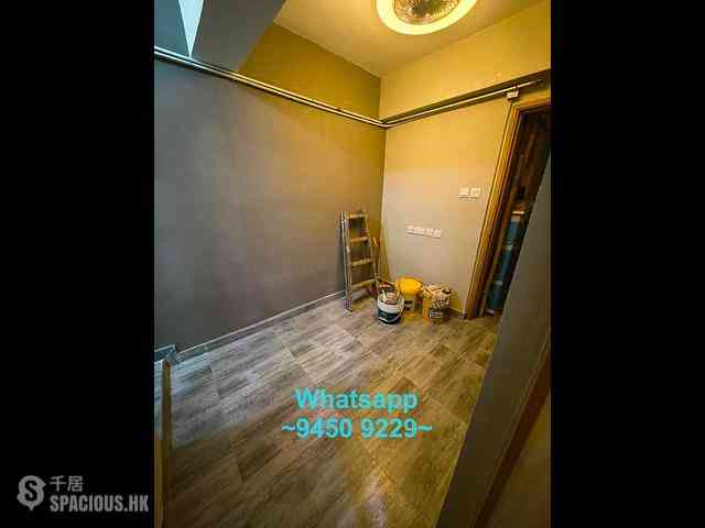 Sheung Wan - 14, Queen's Road West 01